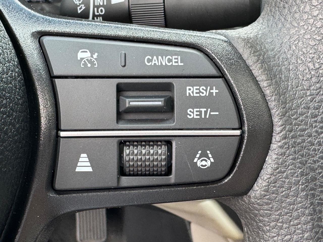 Honda Accord Sedan Vehicle Full-screen Gallery Image 21