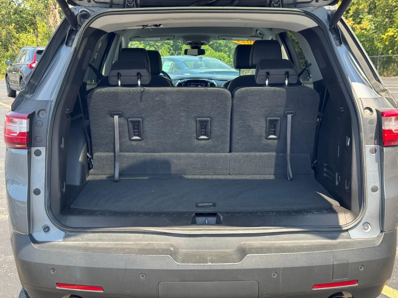 Chevrolet Traverse Vehicle Full-screen Gallery Image 04