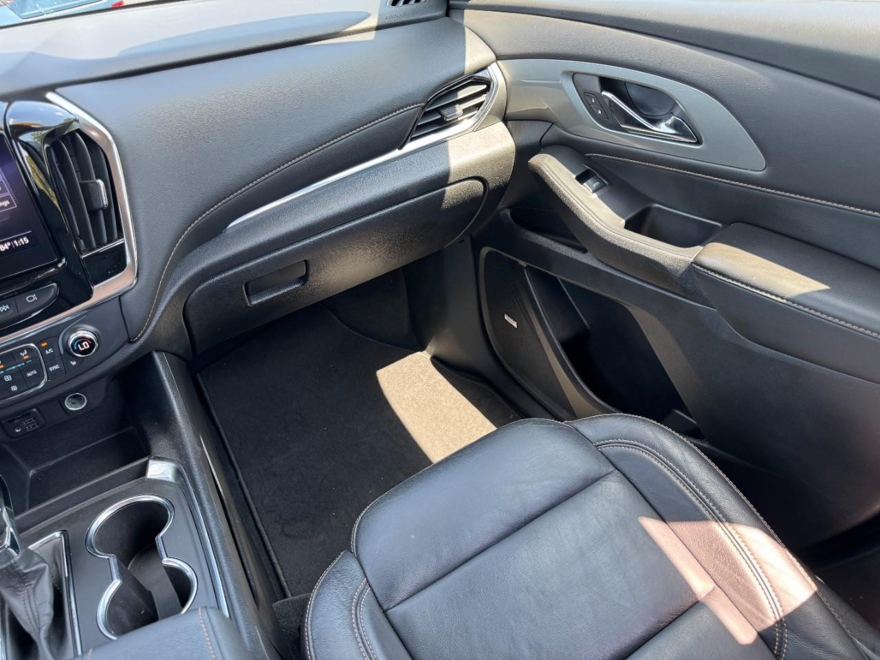 Chevrolet Traverse Vehicle Full-screen Gallery Image 16