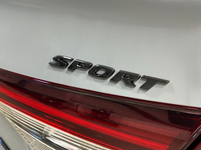 Honda Civic Sedan Hybrid Vehicle Full-screen Gallery Image 07