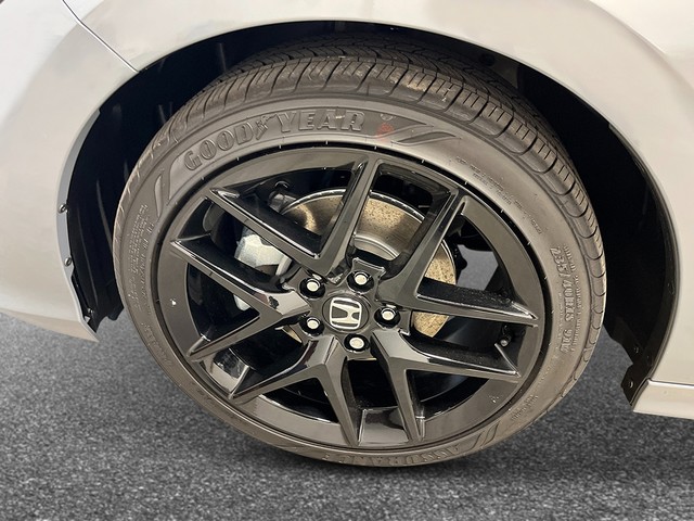 Honda Civic Sedan Hybrid Vehicle Full-screen Gallery Image 11