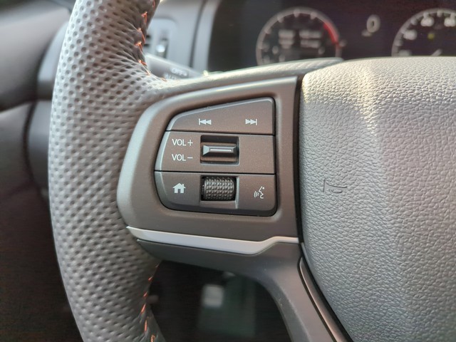 Honda Ridgeline Vehicle Full-screen Gallery Image 13