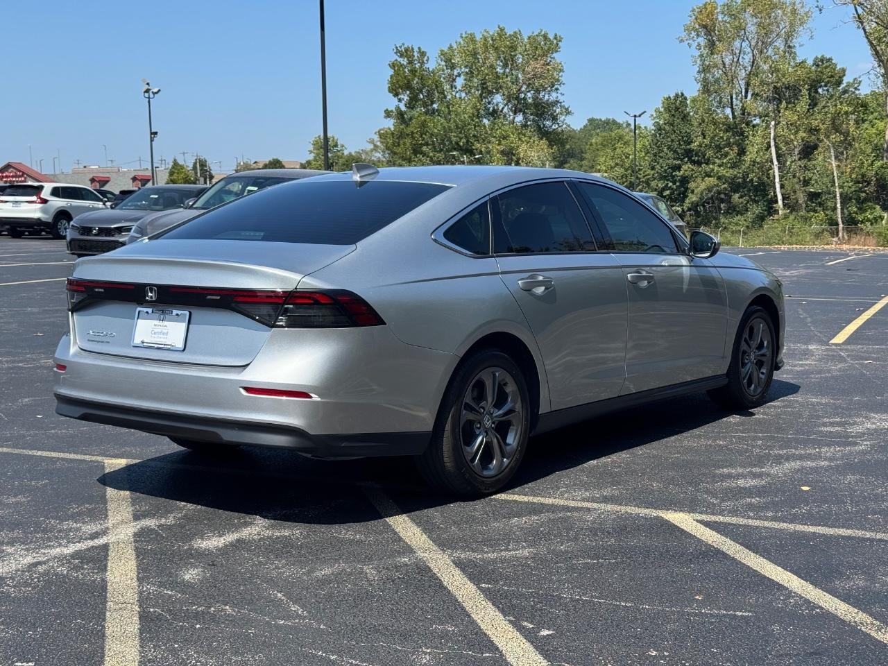 Honda Accord Sedan Vehicle Full-screen Gallery Image 03