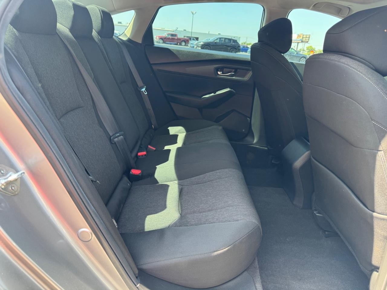 Honda Accord Sedan Vehicle Full-screen Gallery Image 10