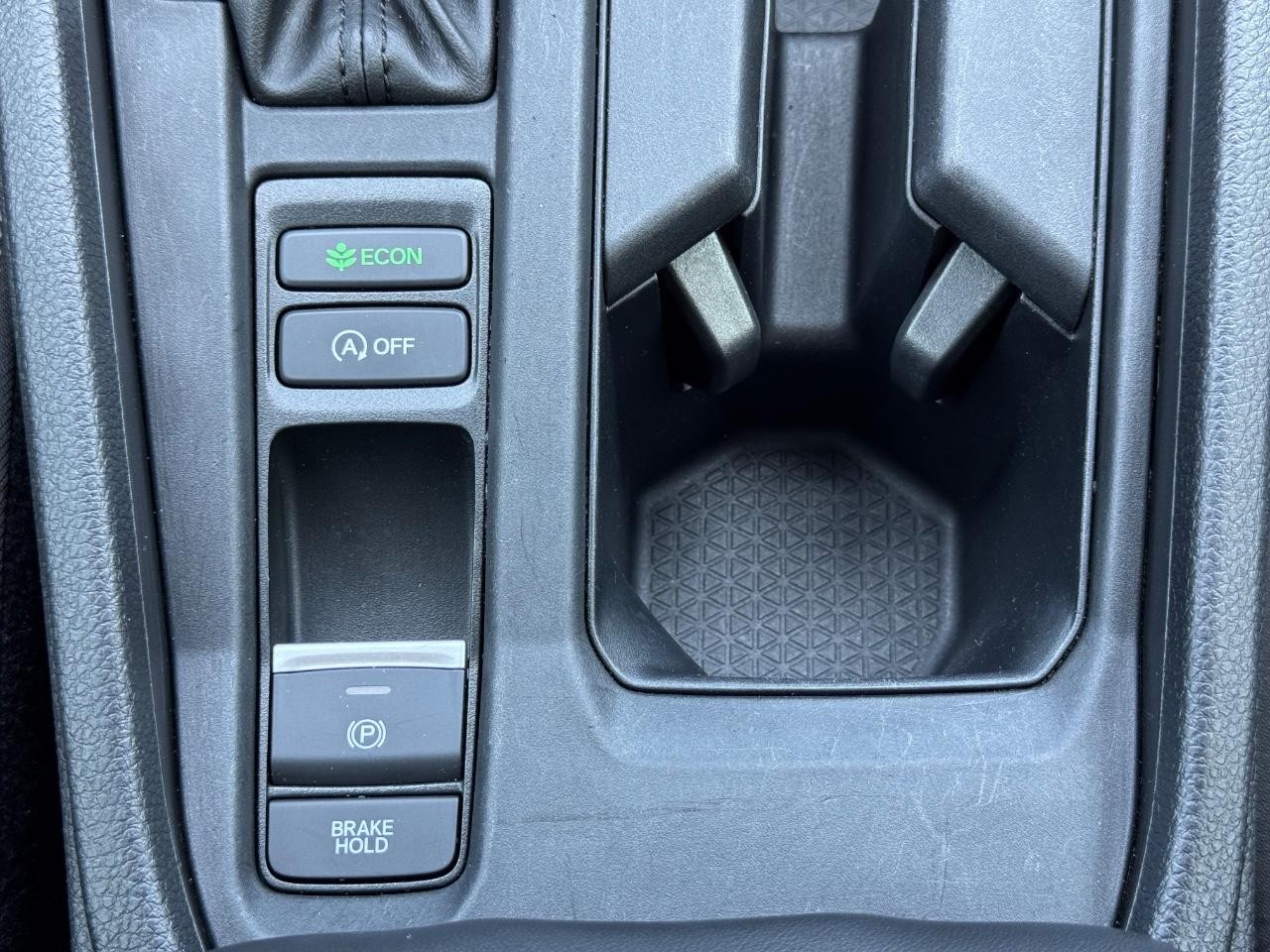 Honda Accord Sedan Vehicle Full-screen Gallery Image 16