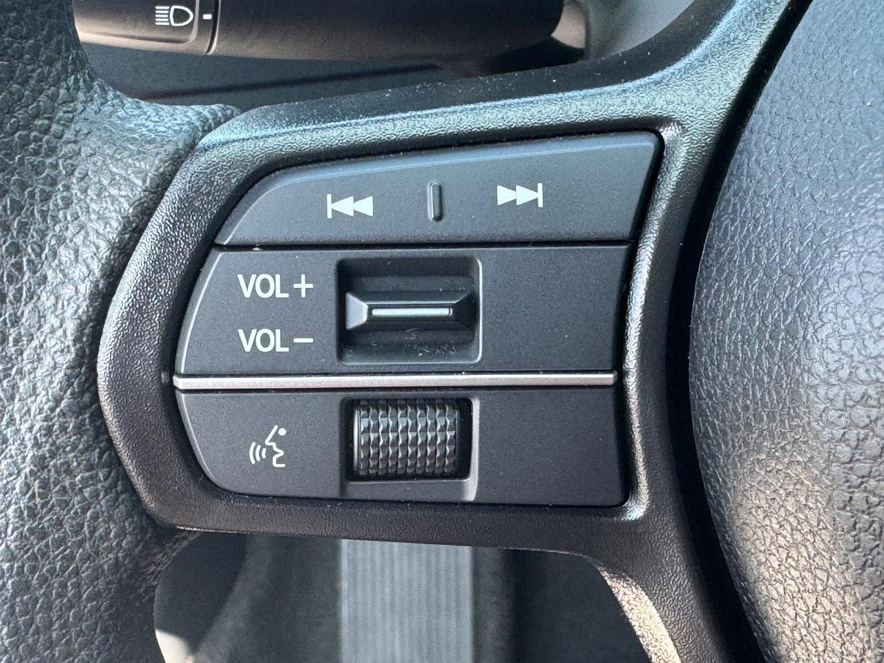 Honda Accord Sedan Vehicle Full-screen Gallery Image 21