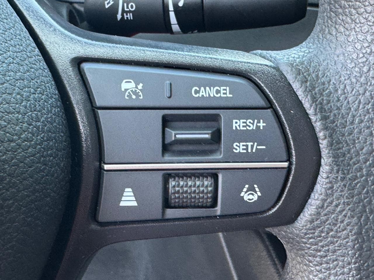 Honda Accord Sedan Vehicle Full-screen Gallery Image 22