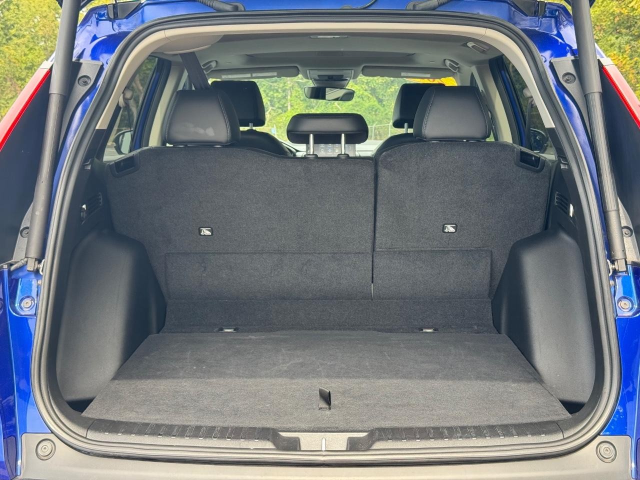 Honda CR-V Vehicle Full-screen Gallery Image 04