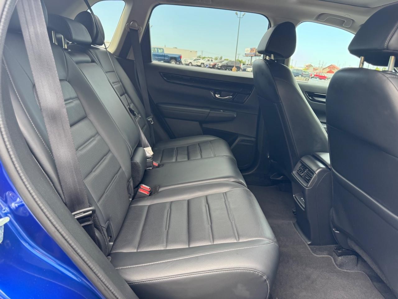 Honda CR-V Vehicle Full-screen Gallery Image 10