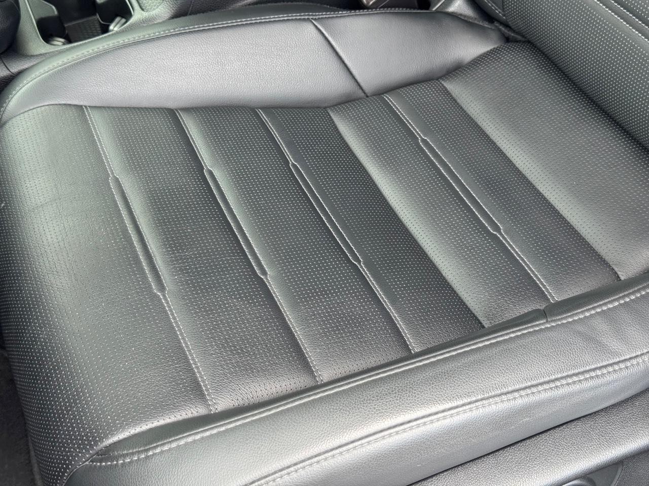 Honda CR-V Vehicle Full-screen Gallery Image 26