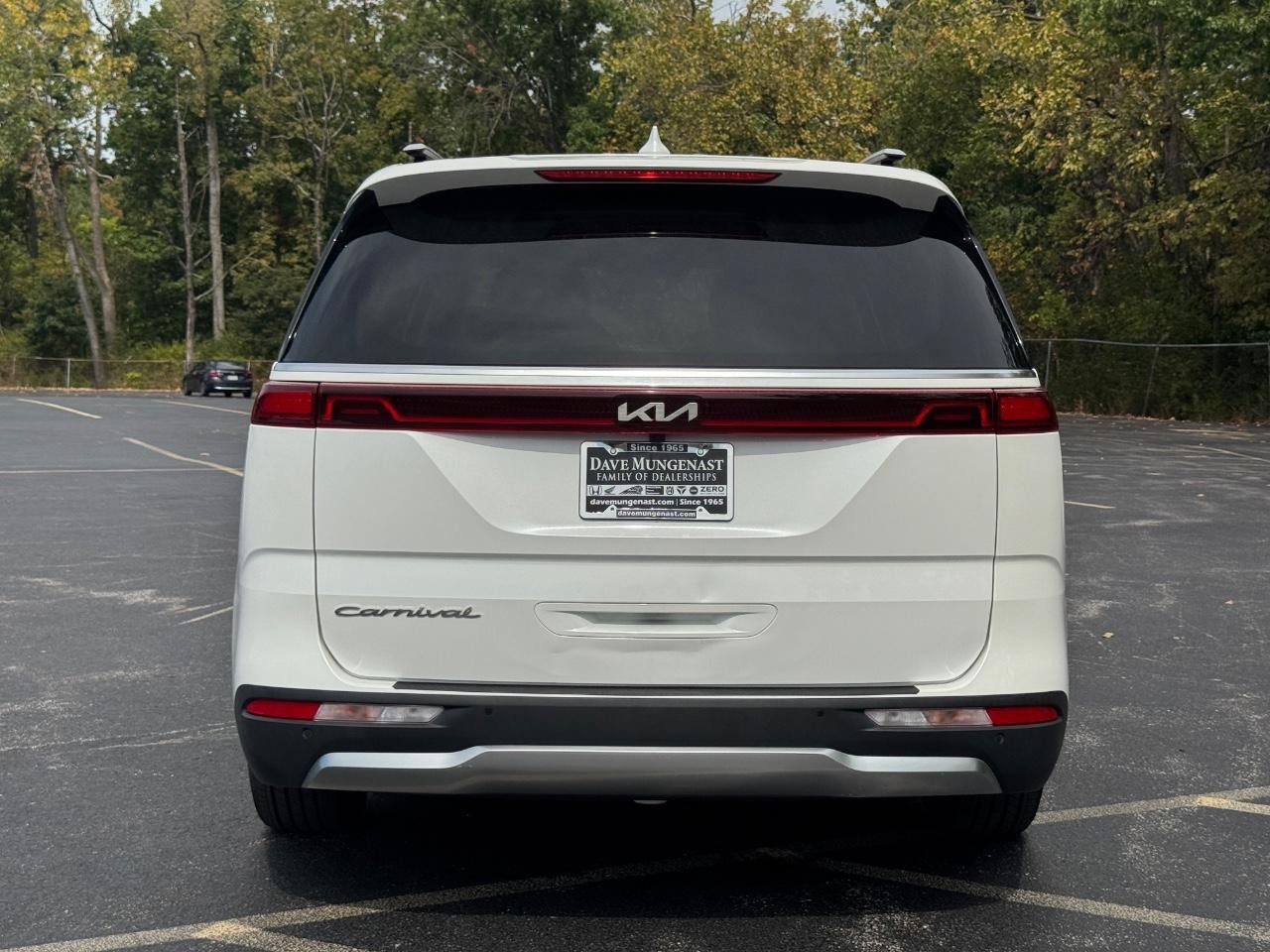 Kia Carnival Vehicle Full-screen Gallery Image 05