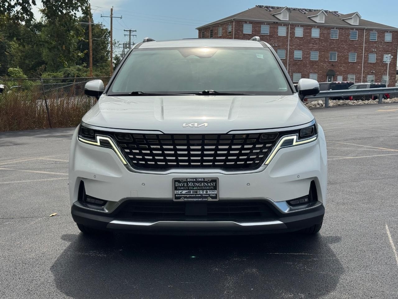 Kia Carnival Vehicle Full-screen Gallery Image 09