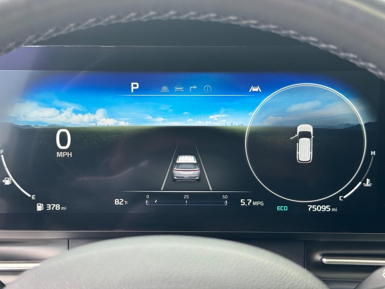 Kia Carnival Vehicle Full-screen Gallery Image 22