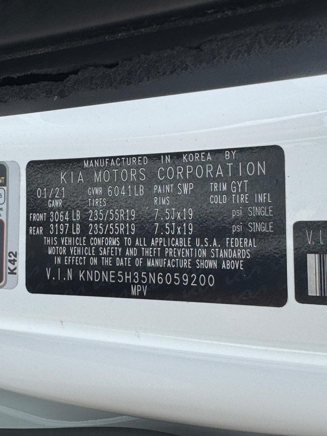 Kia Carnival Vehicle Full-screen Gallery Image 30