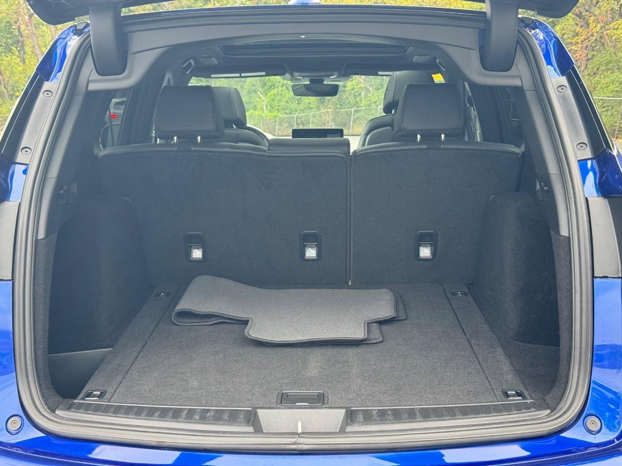 Acura RDX Vehicle Full-screen Gallery Image 04