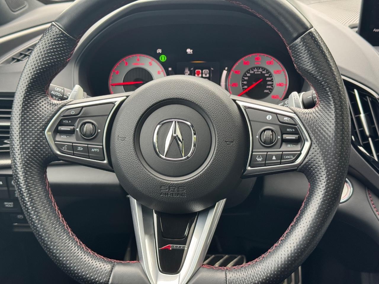 Acura RDX Vehicle Full-screen Gallery Image 12