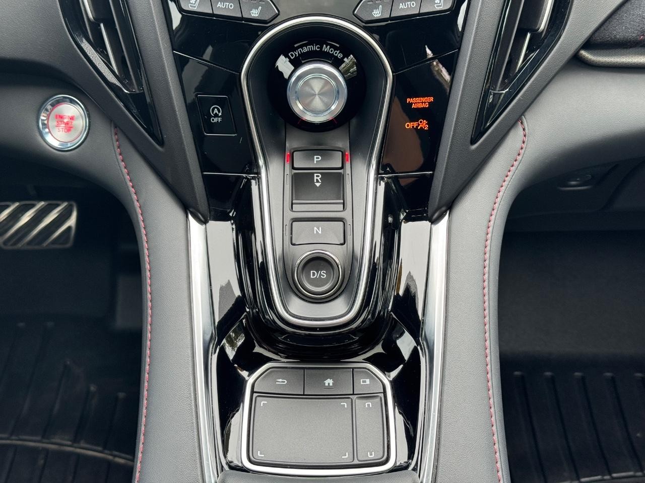 Acura RDX Vehicle Full-screen Gallery Image 15