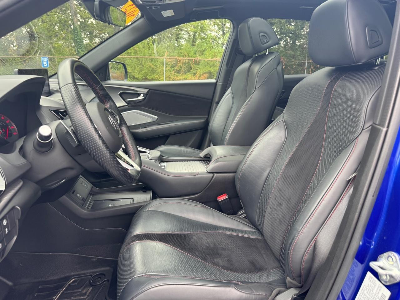 Acura RDX Vehicle Full-screen Gallery Image 18