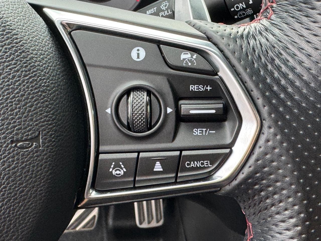 Acura RDX Vehicle Full-screen Gallery Image 22