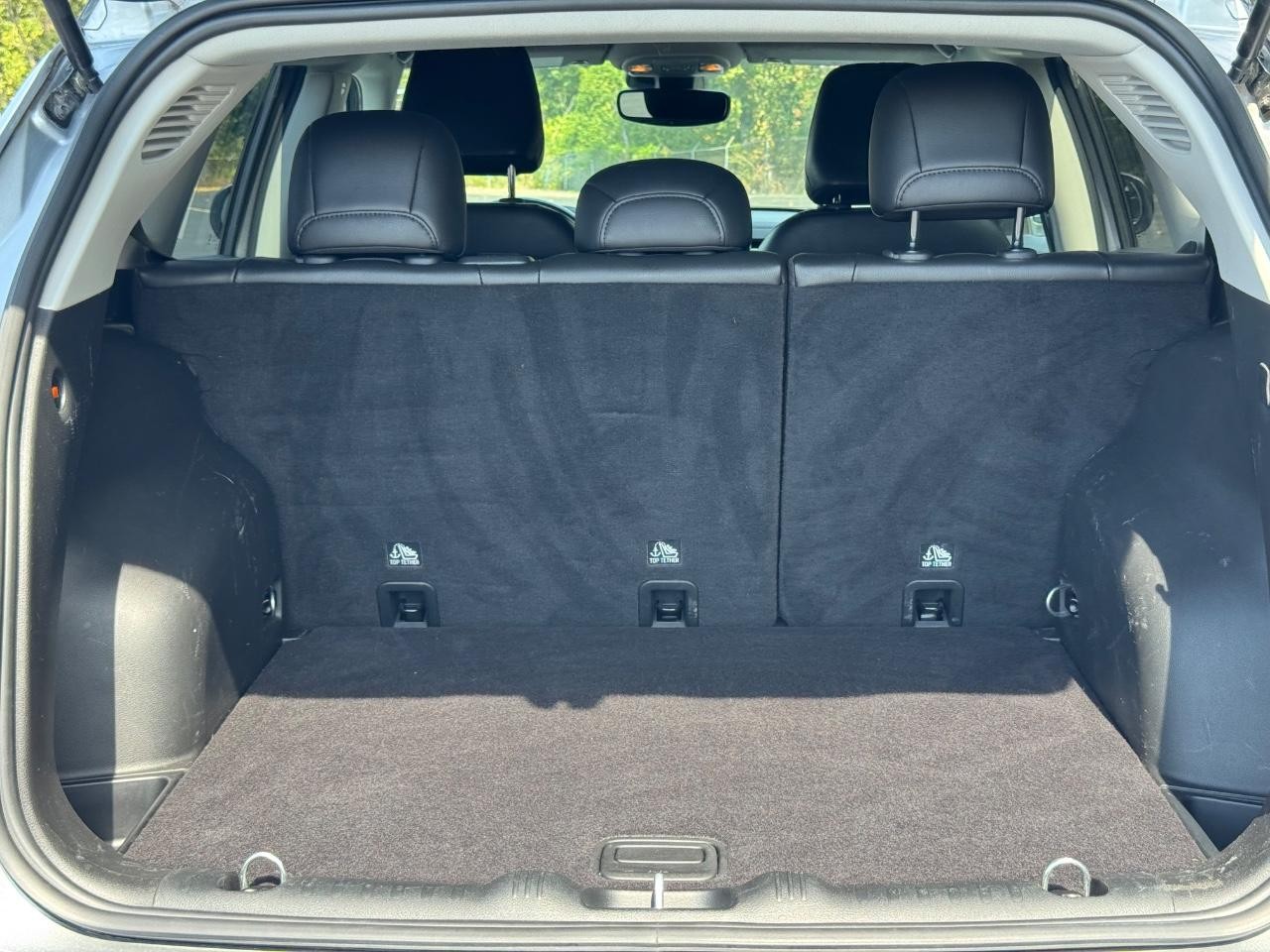 Jeep Compass Vehicle Full-screen Gallery Image 04