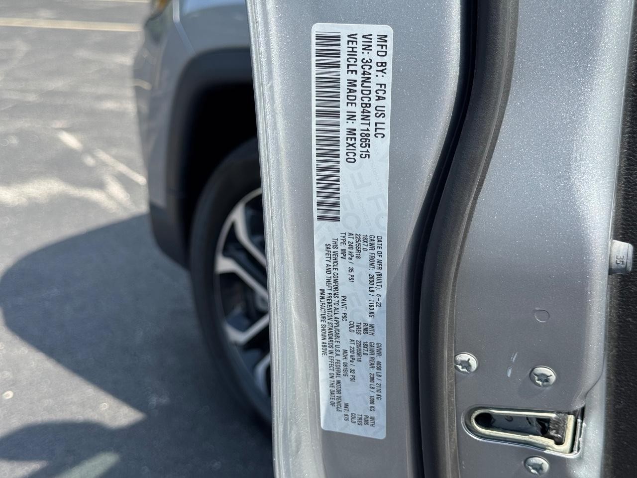 Jeep Compass Vehicle Full-screen Gallery Image 26