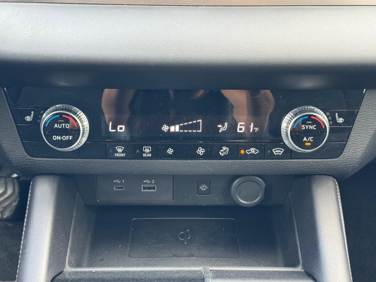 Mitsubishi Outlander Vehicle Full-screen Gallery Image 15