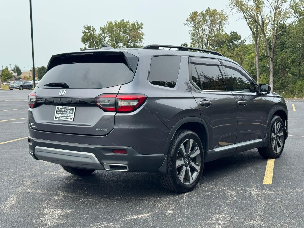 Honda Pilot Vehicle Full-screen Gallery Image 03