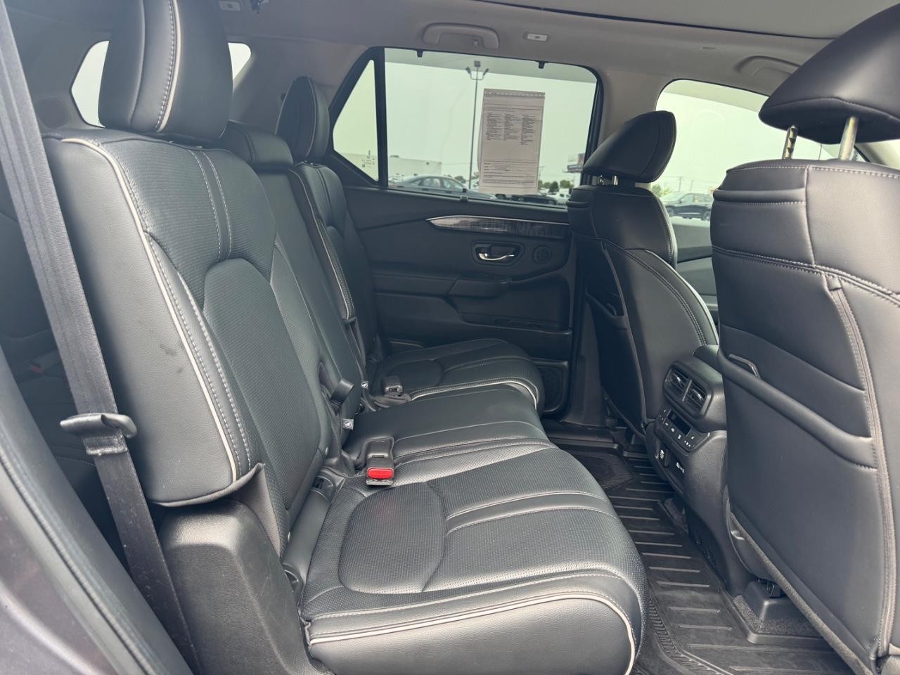 Honda Pilot Vehicle Full-screen Gallery Image 10