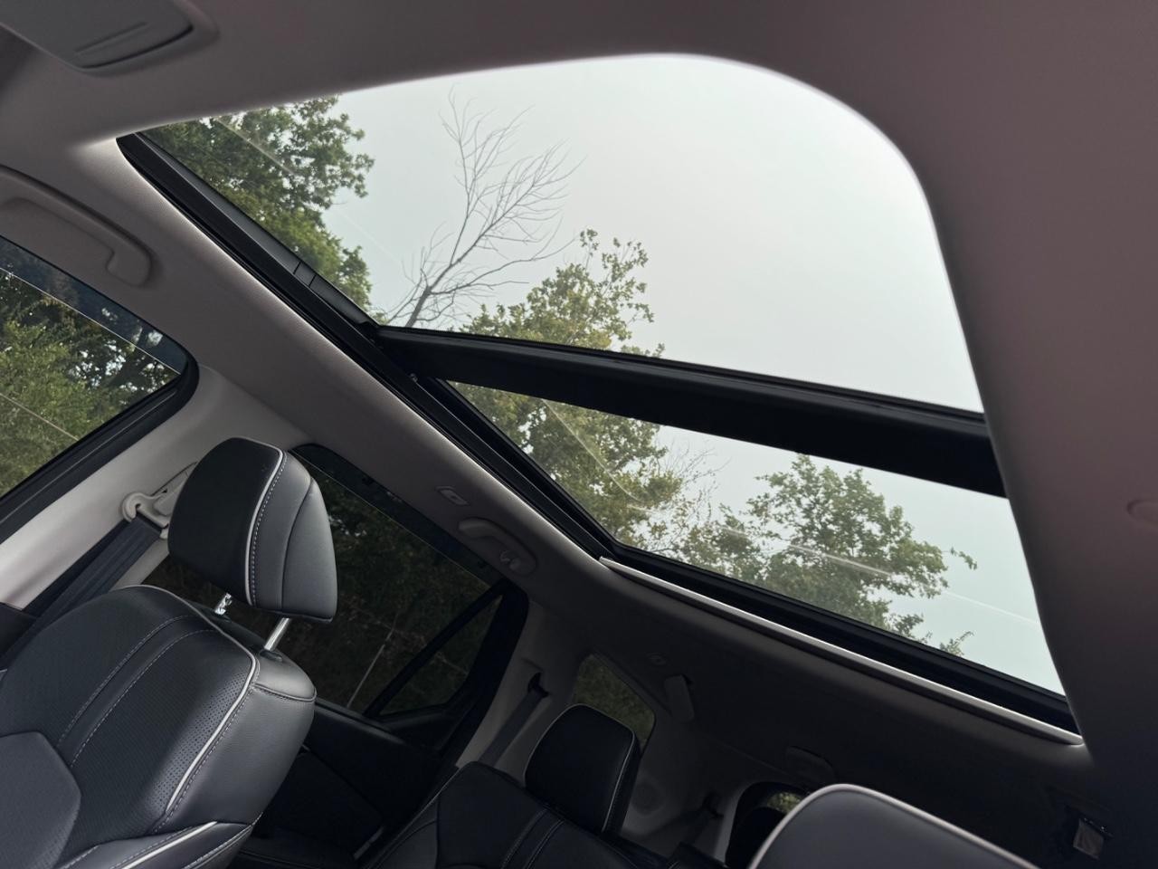 Honda Pilot Vehicle Full-screen Gallery Image 21