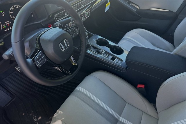 Honda Civic Sedan Hybrid Vehicle Full-screen Gallery Image 13