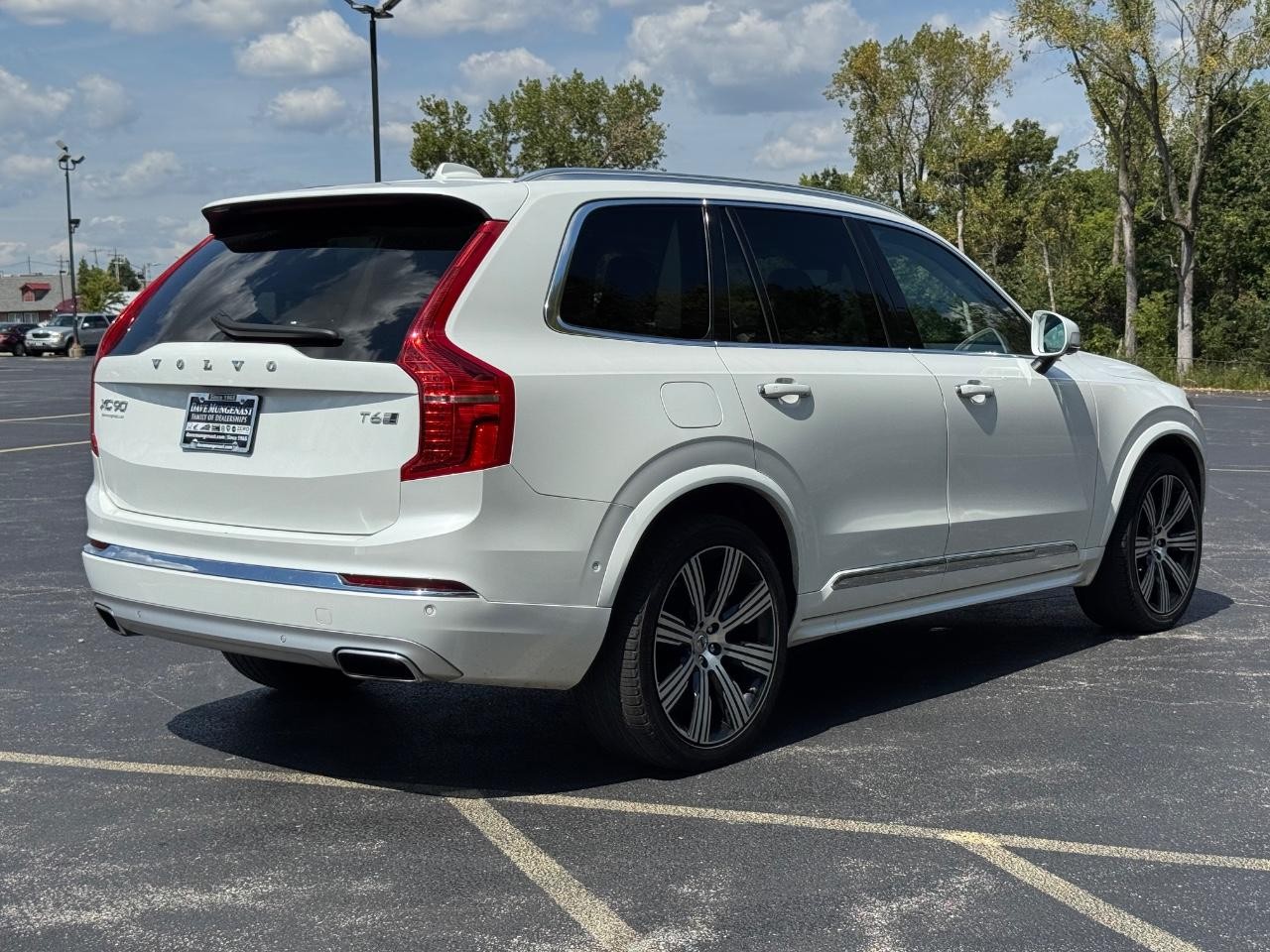 Volvo XC90 Vehicle Full-screen Gallery Image 03