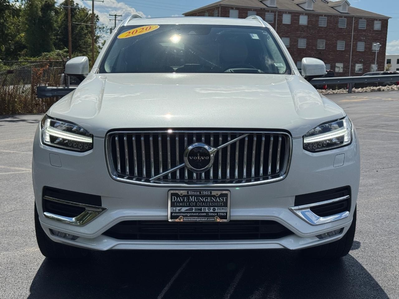 Volvo XC90 Vehicle Full-screen Gallery Image 09