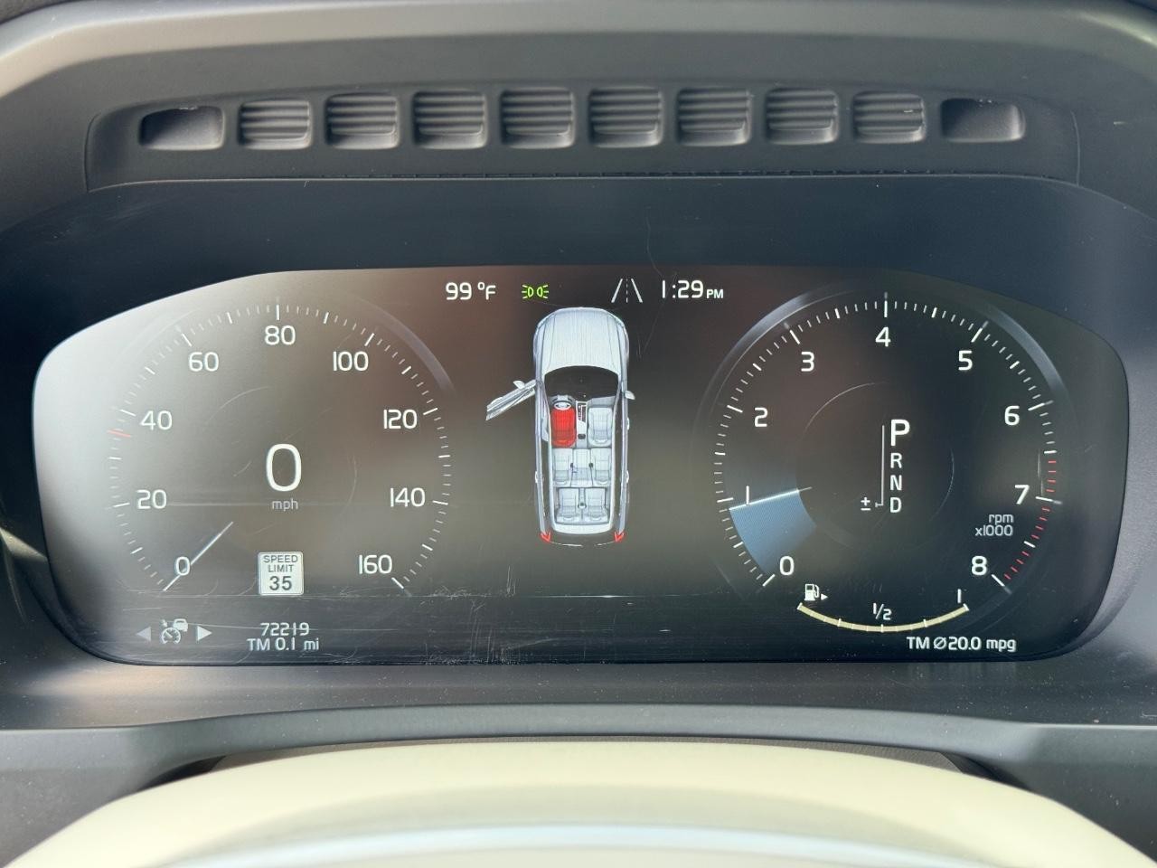 Volvo XC90 Vehicle Full-screen Gallery Image 20