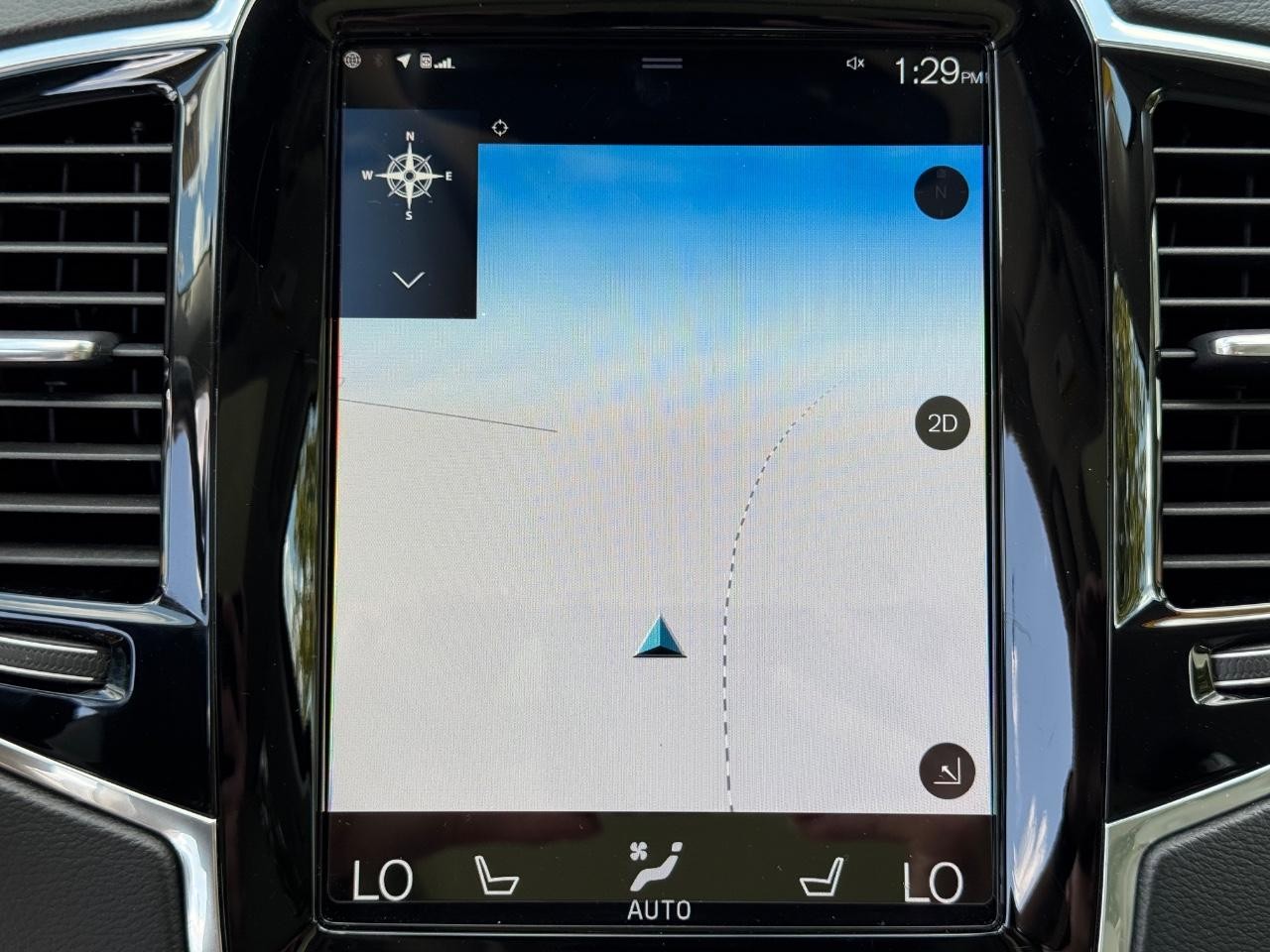 Volvo XC90 Vehicle Full-screen Gallery Image 25