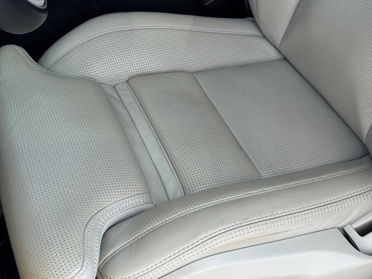 Volvo XC90 Vehicle Full-screen Gallery Image 27