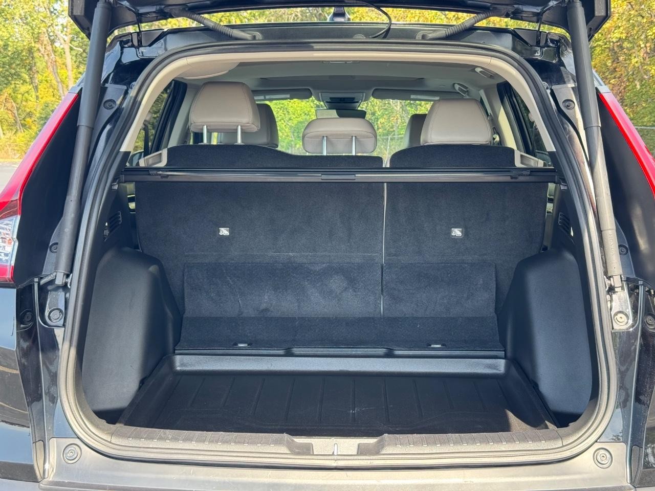 Honda CR-V Vehicle Full-screen Gallery Image 04