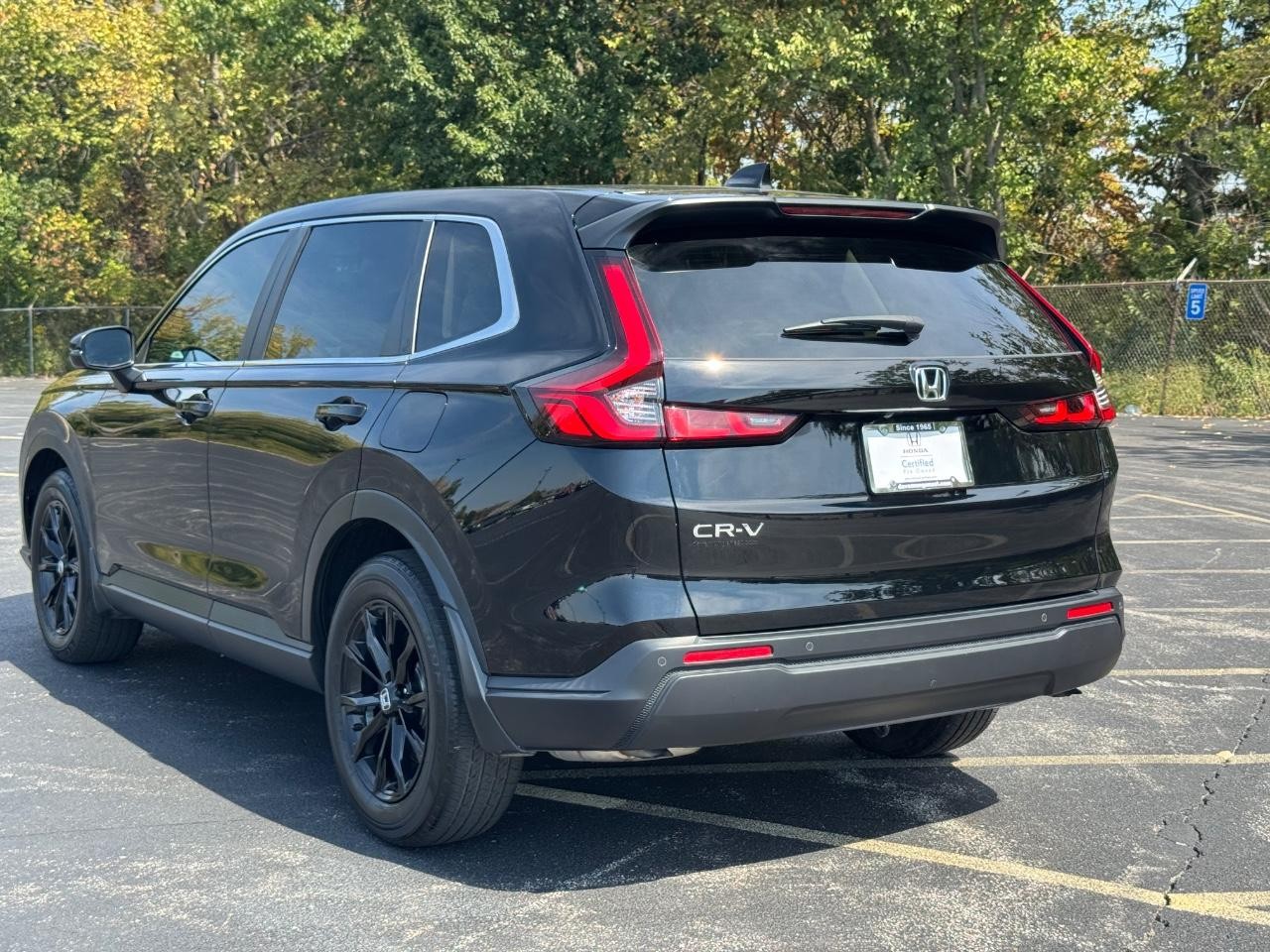 Honda CR-V Vehicle Full-screen Gallery Image 06