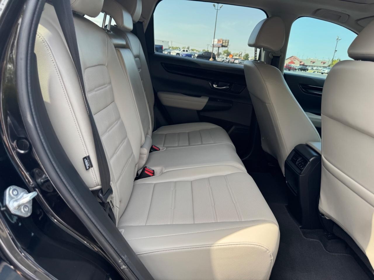 Honda CR-V Vehicle Full-screen Gallery Image 10