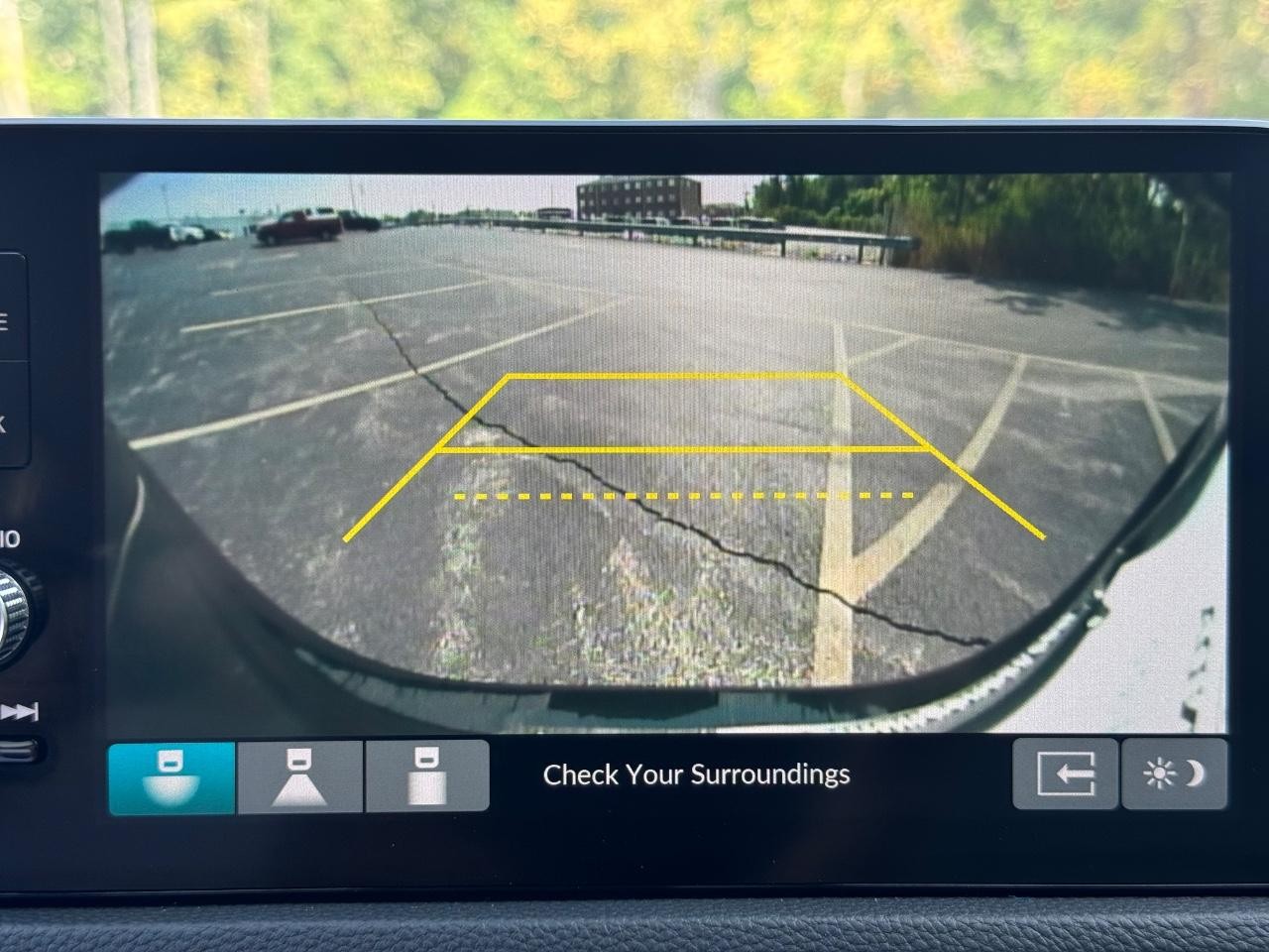 Honda CR-V Vehicle Full-screen Gallery Image 24