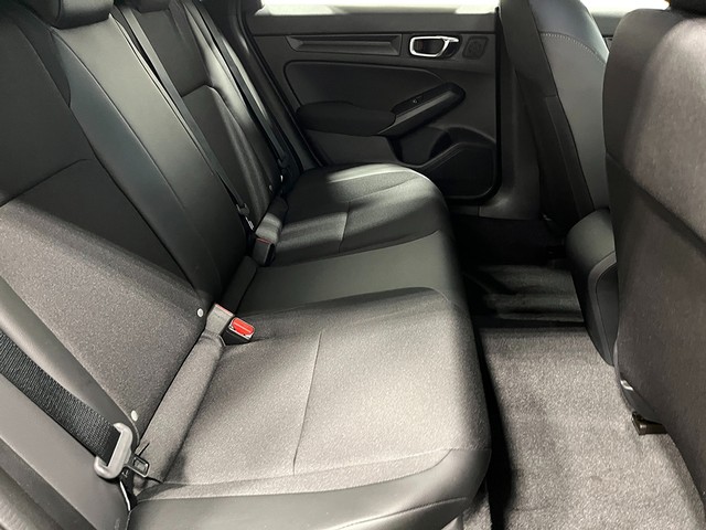 Honda Civic Hatchback Vehicle Full-screen Gallery Image 24