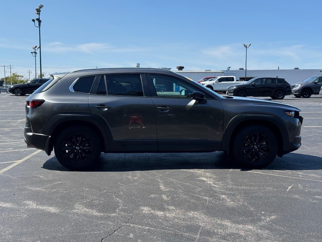 Mazda CX-50 Vehicle Full-screen Gallery Image 02