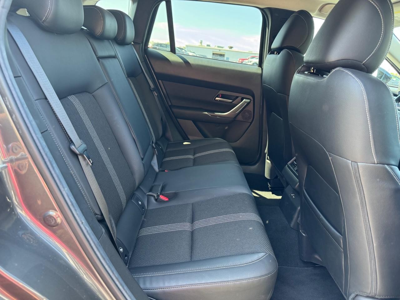 Mazda CX-50 Vehicle Full-screen Gallery Image 10