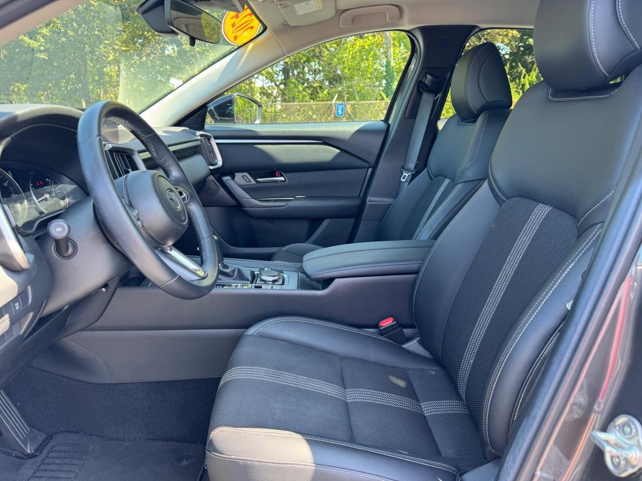 Mazda CX-50 Vehicle Full-screen Gallery Image 18