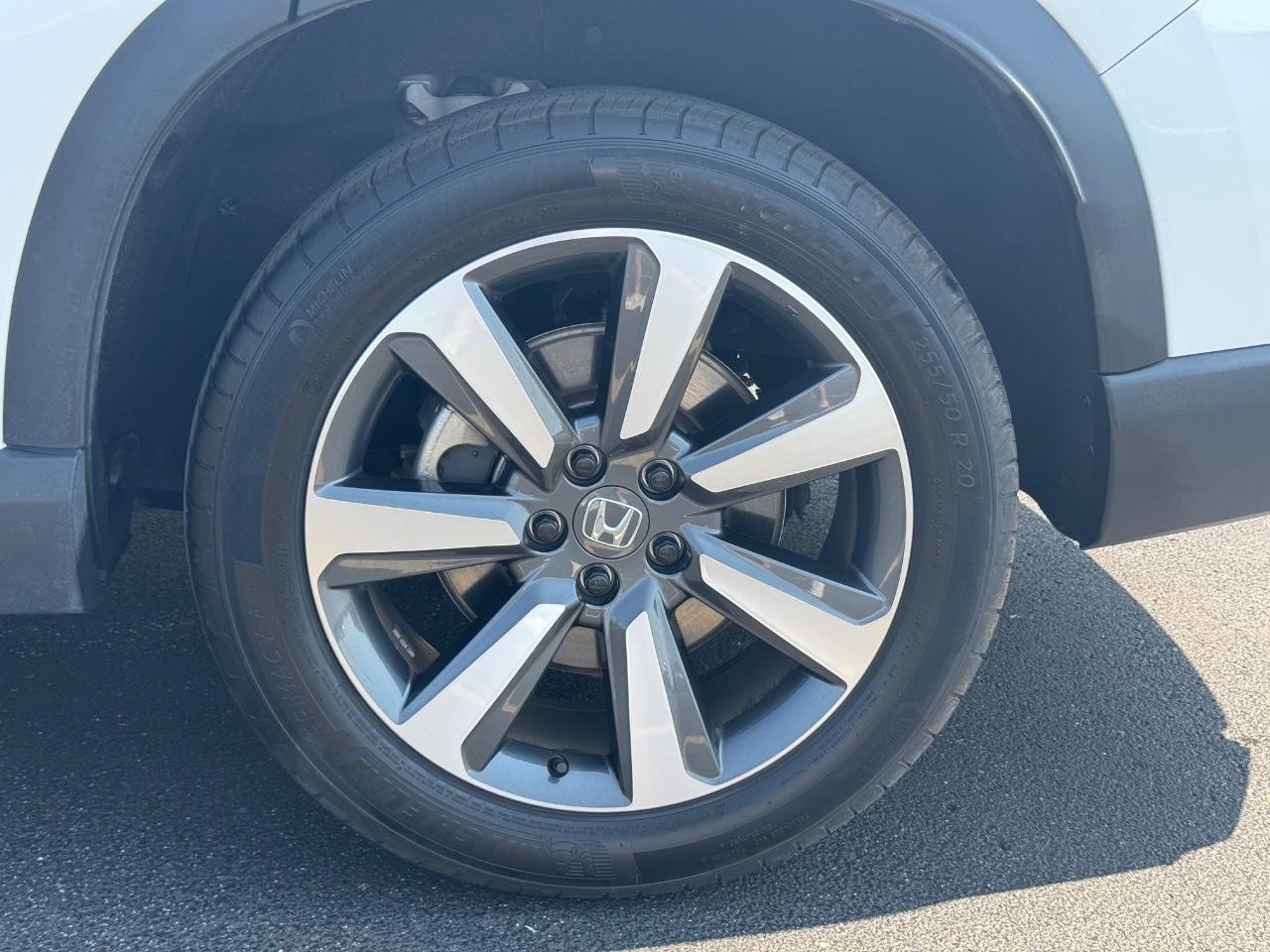 Honda Pilot Vehicle Full-screen Gallery Image 07