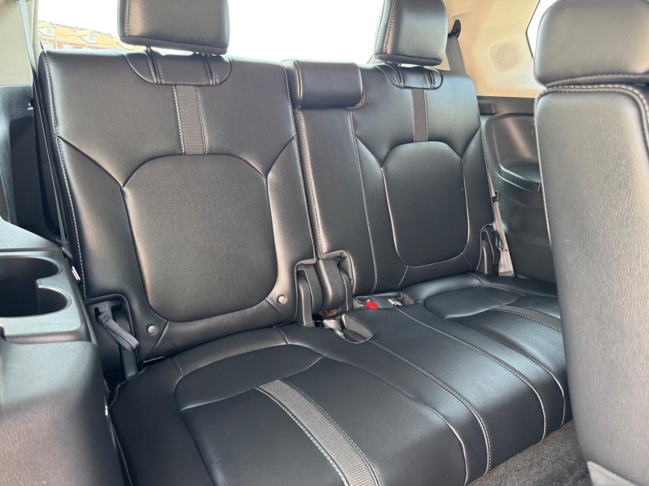 Honda Pilot Vehicle Full-screen Gallery Image 11