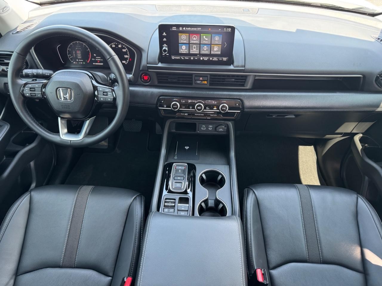 Honda Pilot Vehicle Full-screen Gallery Image 12