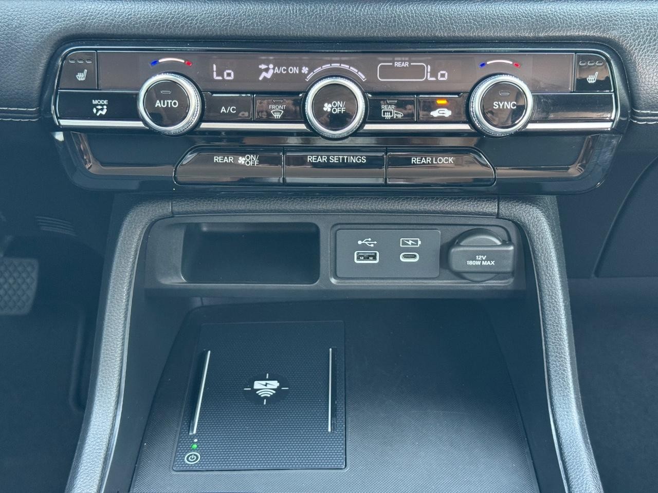 Honda Pilot Vehicle Full-screen Gallery Image 15