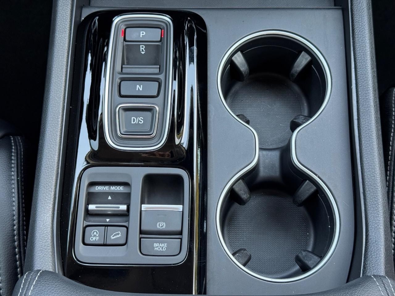 Honda Pilot Vehicle Full-screen Gallery Image 16