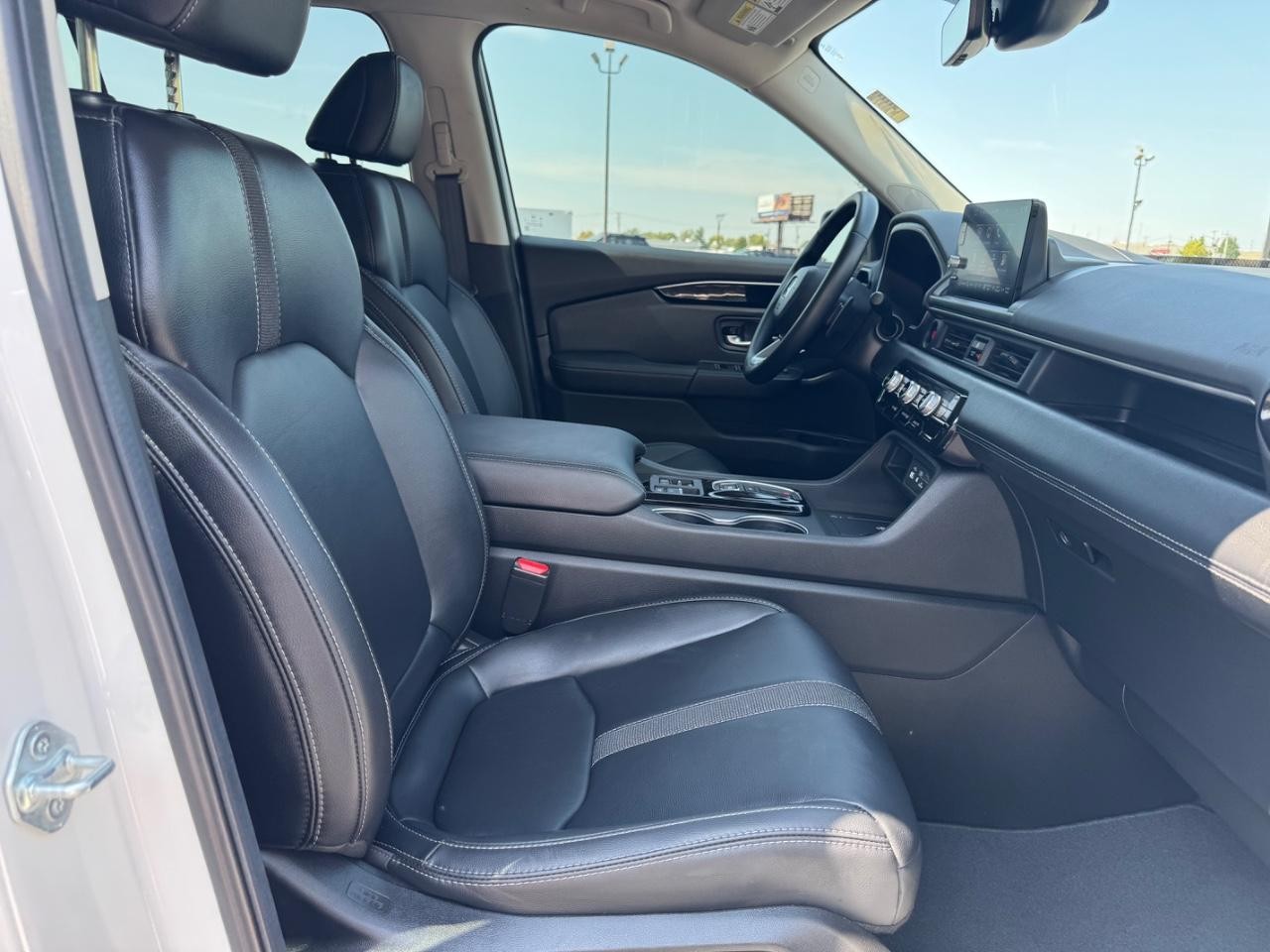 Honda Pilot Vehicle Full-screen Gallery Image 18