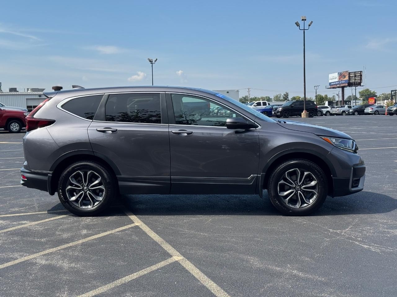 Honda CR-V Vehicle Full-screen Gallery Image 02